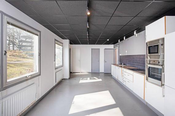 Konsul Johnsons väg 1, Lokal 2